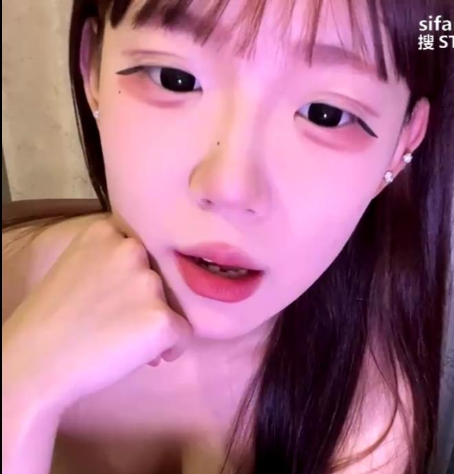 06纯欲小美女