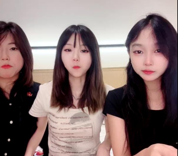 小月回归五女通宵